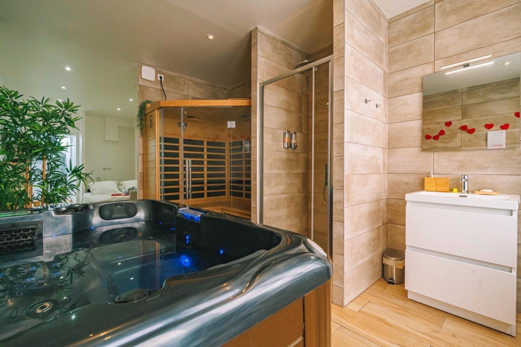 Spa Appartement O Temps Suspendu Reims Centre Sauna Et Jacuzzi Buitenkant foto