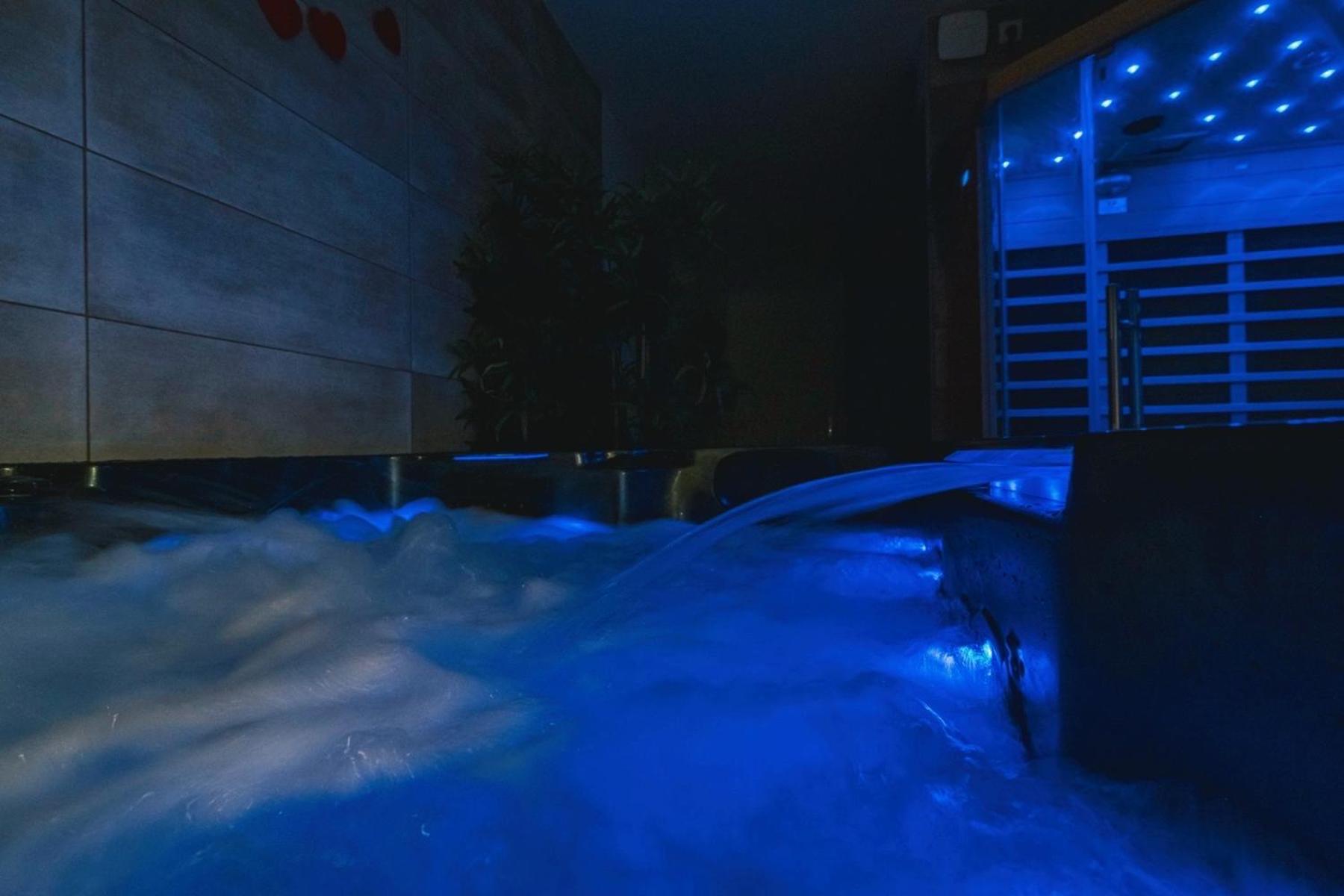Spa Appartement O Temps Suspendu Reims Centre Sauna Et Jacuzzi Buitenkant foto