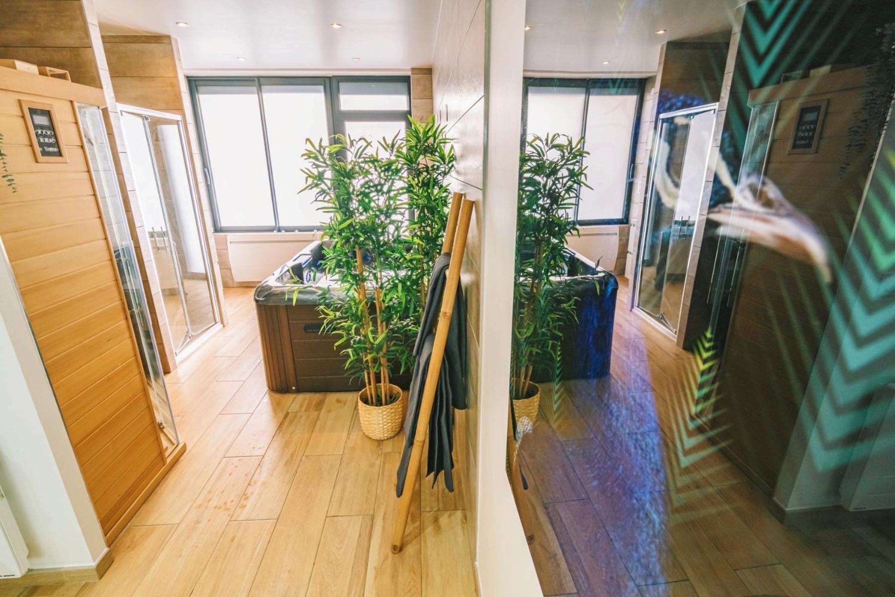 Spa Appartement O Temps Suspendu Reims Centre Sauna Et Jacuzzi Buitenkant foto