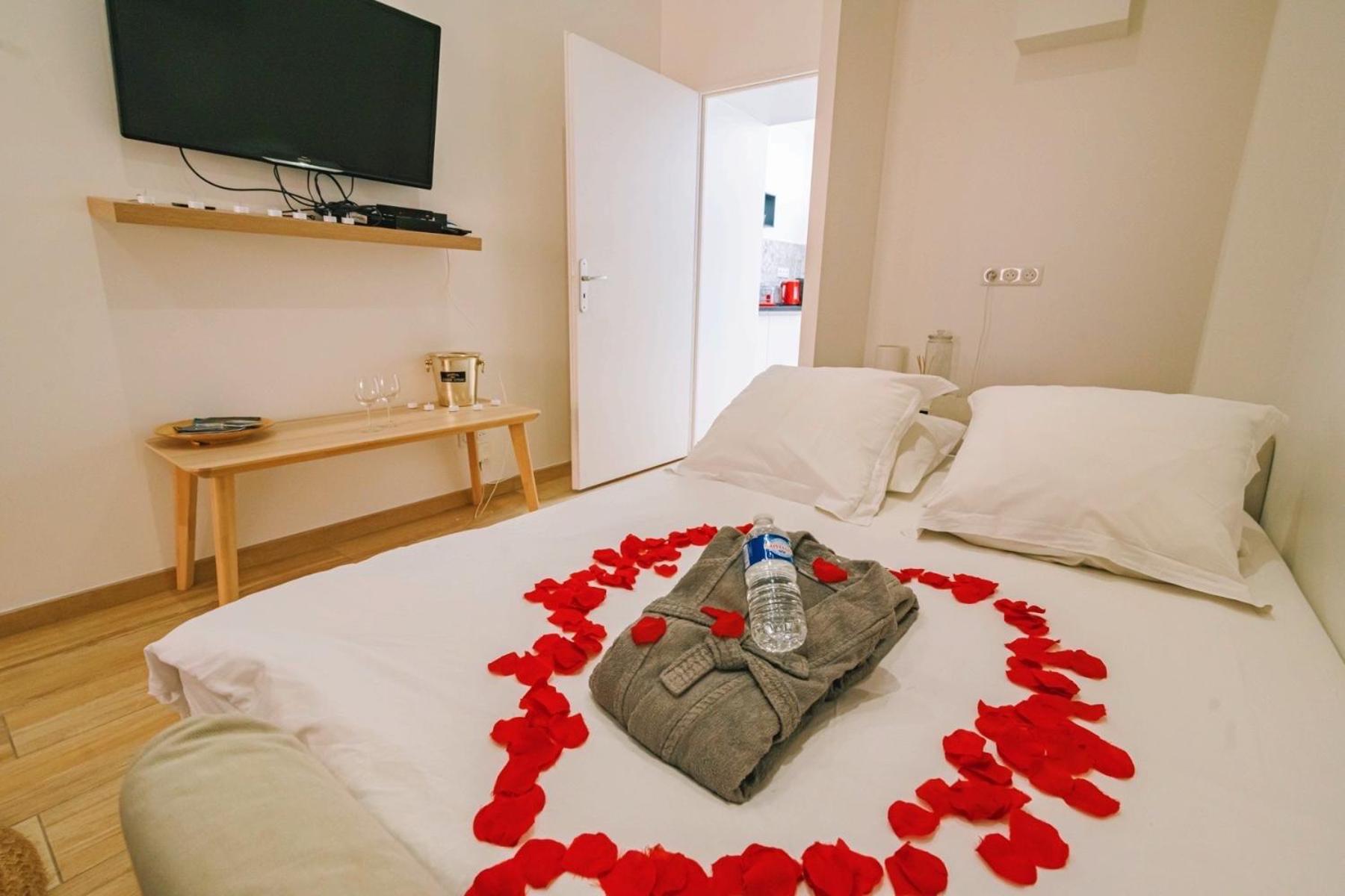 Spa Appartement O Temps Suspendu Reims Centre Sauna Et Jacuzzi Buitenkant foto